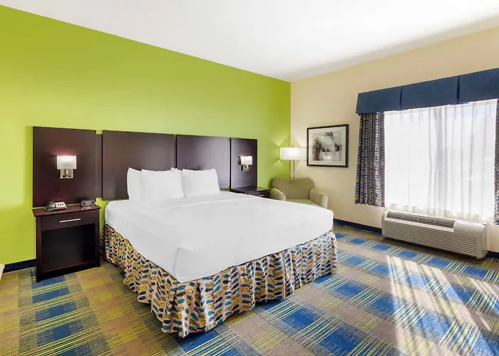 Best Western Plus Pratt