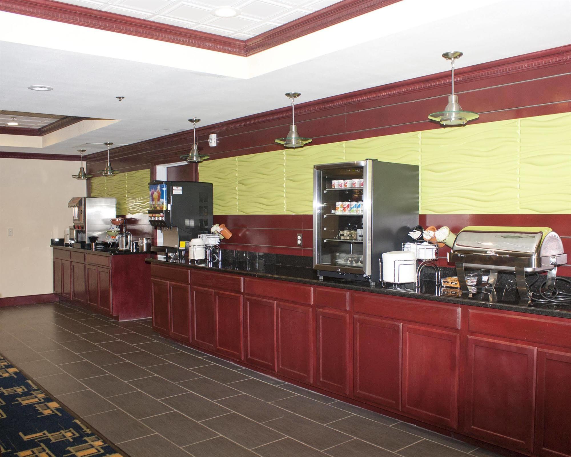 Western Hotel Pratt
